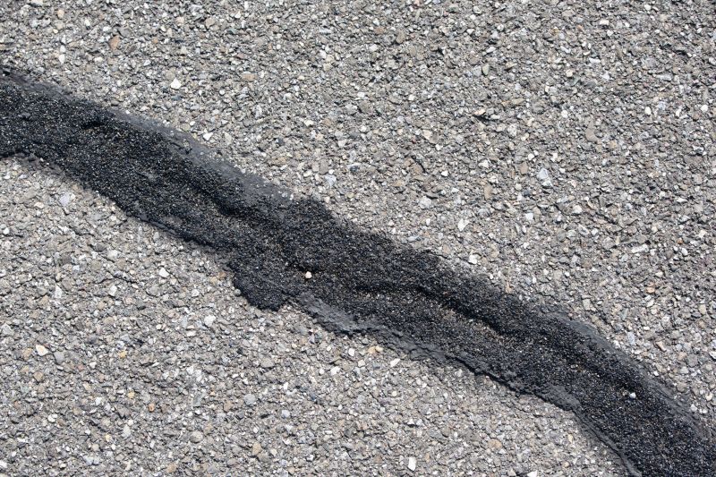 Hot Tar Driveway Sealing in Miami Dade County, FL